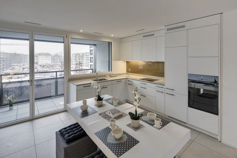 Küche rechts und Essen