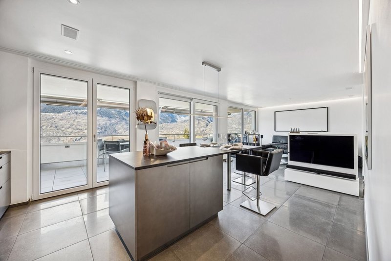 Küche-, Ess- und Wohnbereich