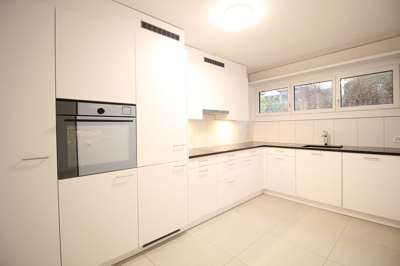 Komplett neue Küche mit Kombisteamer