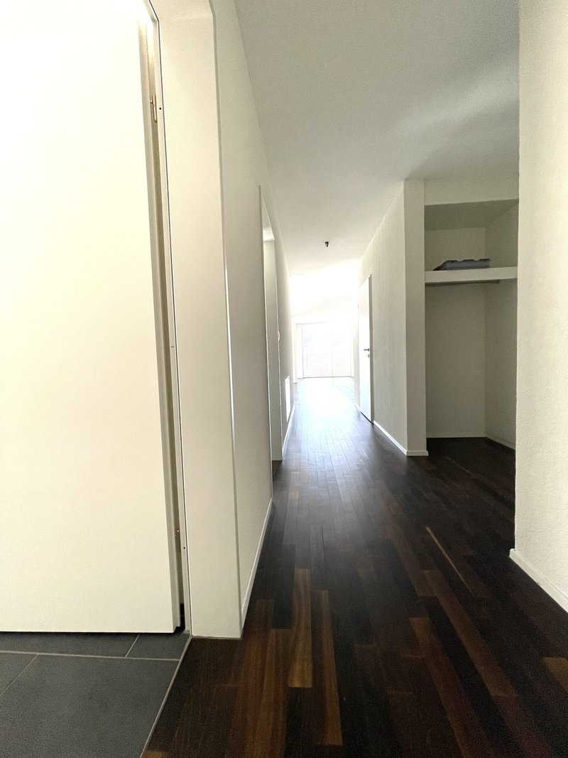 Entrée mit Garderobe