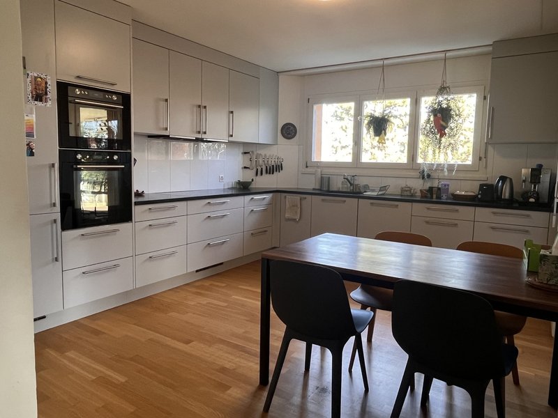 Large, equipped kitchen