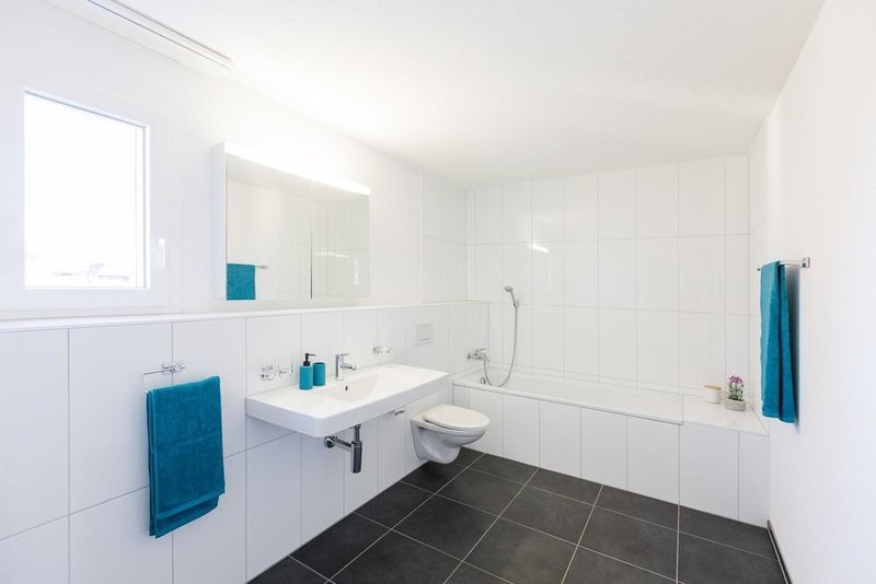 Badezimmer mit Badewanne