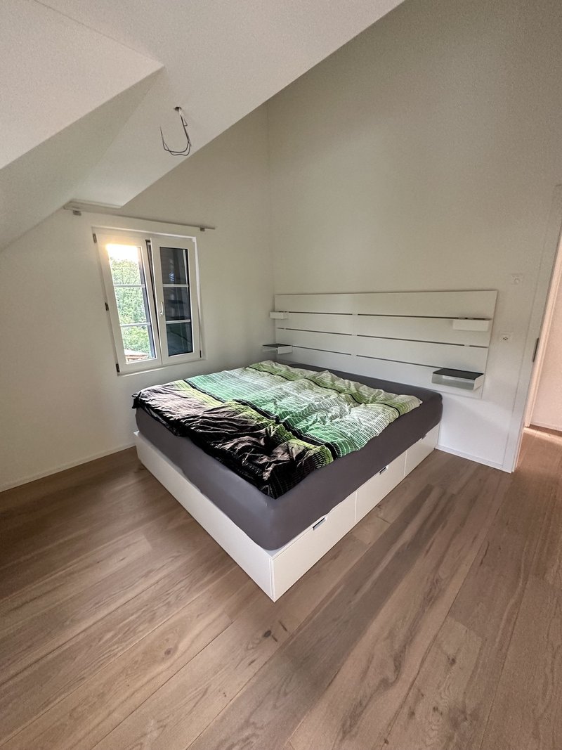 Grosszügiges Hauptzimmer (ca. 20 m²) mit ruhiger Atmosphäre