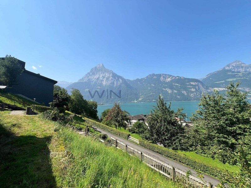 Majestätisch über ALLES 