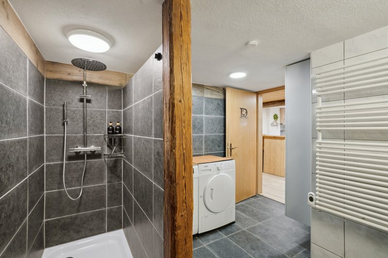 Bad mit WalkInDusche, Tumbler und WM