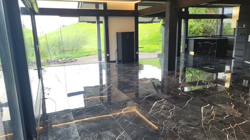 Wohnzimmer mit Cheminéeofen