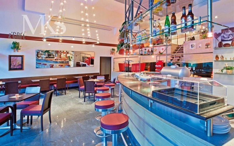 Gemütliche Atmosphäre, beliebt bei Gästen und Einheimischen.