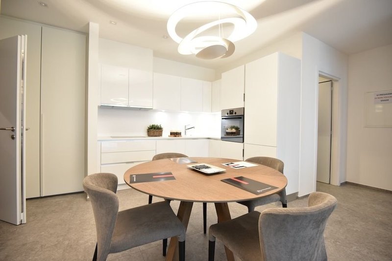 Res. Leche Park, appartamento di 3.5 locali arredato, Bellinzona - 2