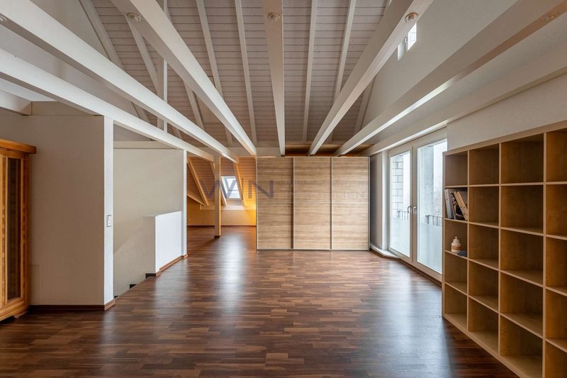 Weitläufig mit Nassbereich