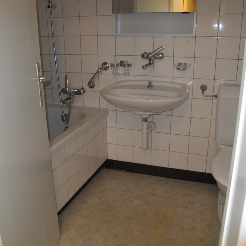 Bad/WC mit Badewanne