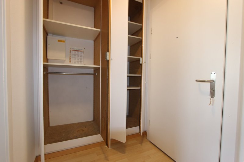 Entrée mit Einbauschränken