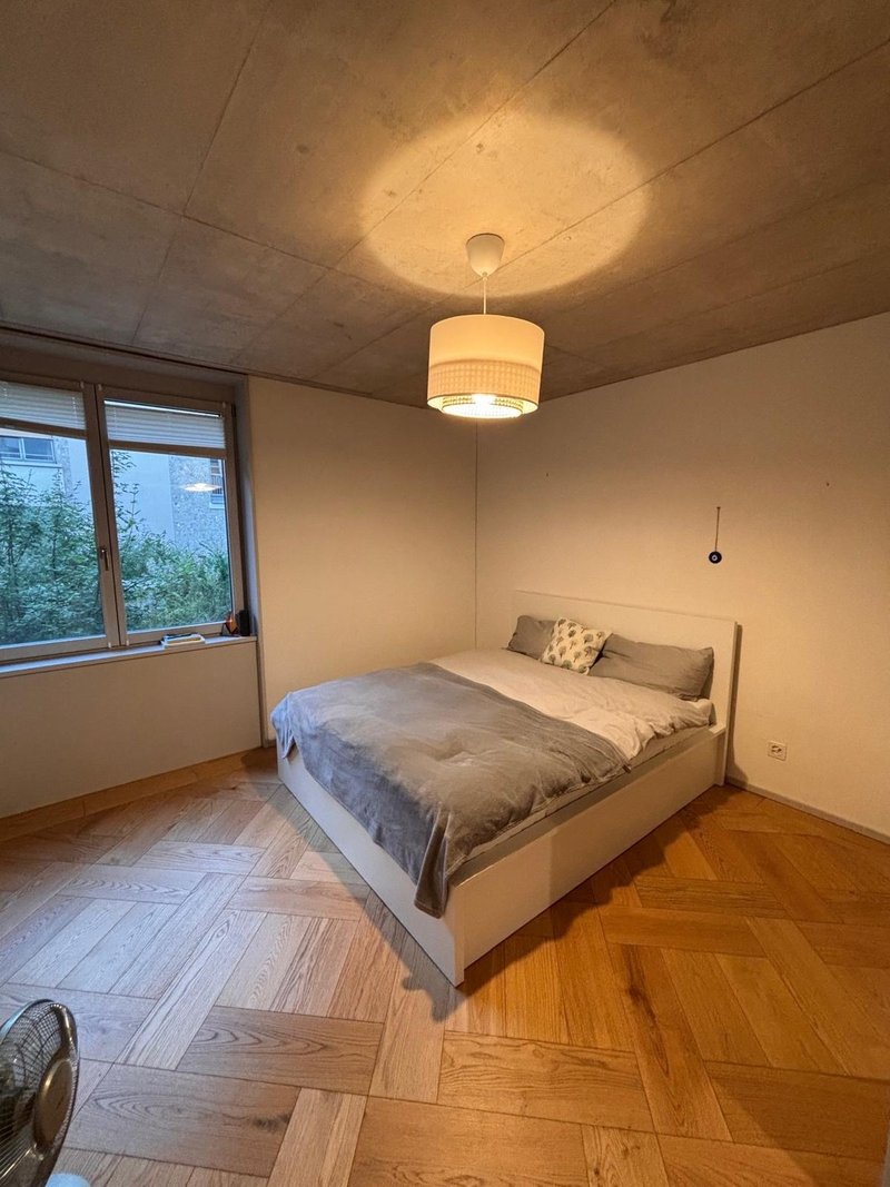 Secondary bedroom as adult room