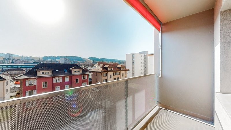 App-3-Zi-Chaux-de-Fonds-Balcon.JPG_P013864428.JPG