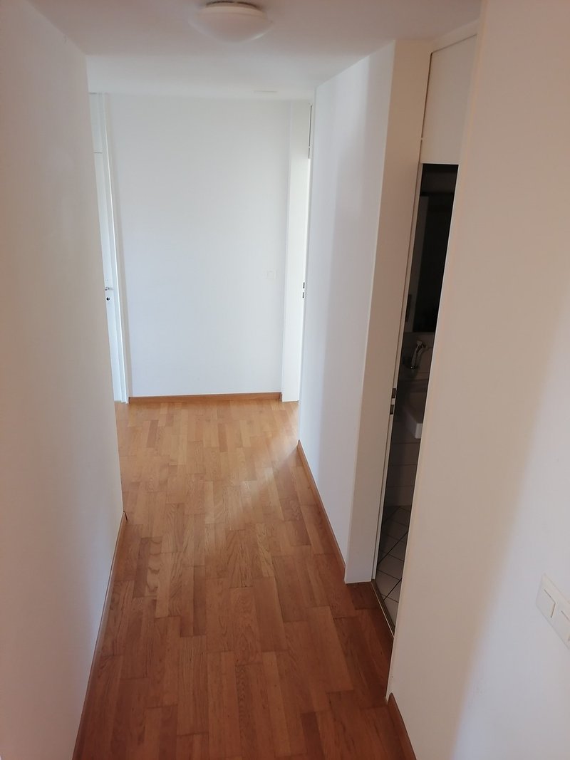 Hallway to front rooms