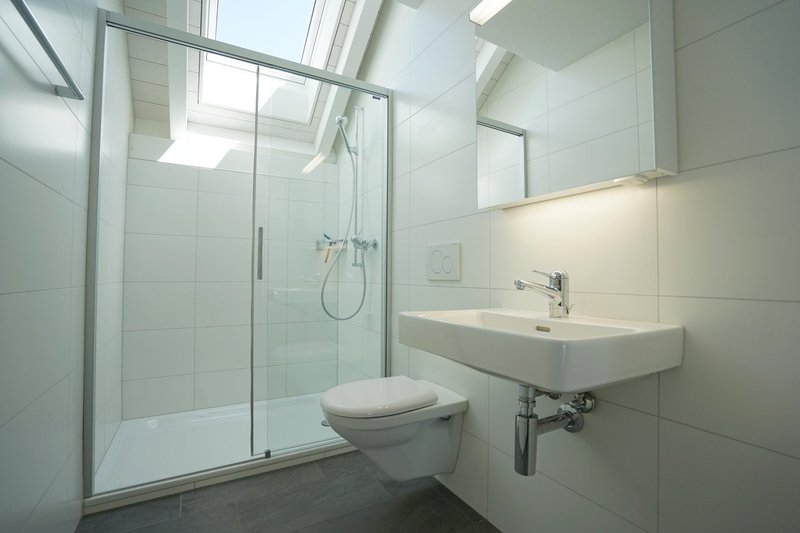 Badezimmer mit Dusche