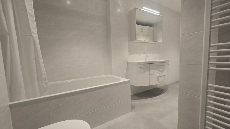 Badezimmer mit Waschmaschinen-Anschluss