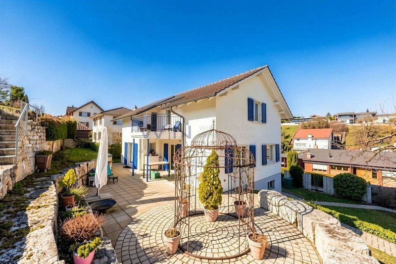 Grosszügiger Umschwung  