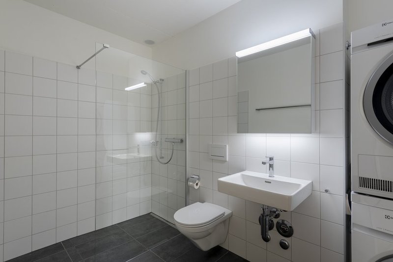 Nasszelle mit Dusche/WC - Musterfoto 