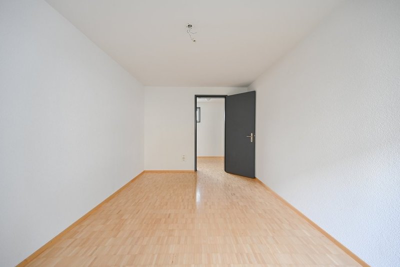 Weissenbuehlweg_40_CD_1._OG_3½-Zimmer-Wohnung-13.jpg