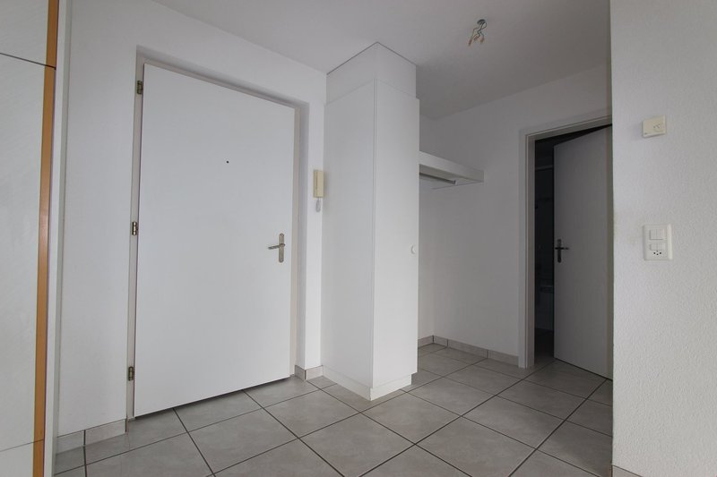 Entrée mit Garderobe