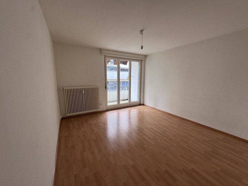 Wohnzimmer mit Balkon