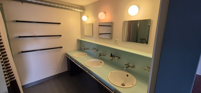 Gmeinschafts-Duschen