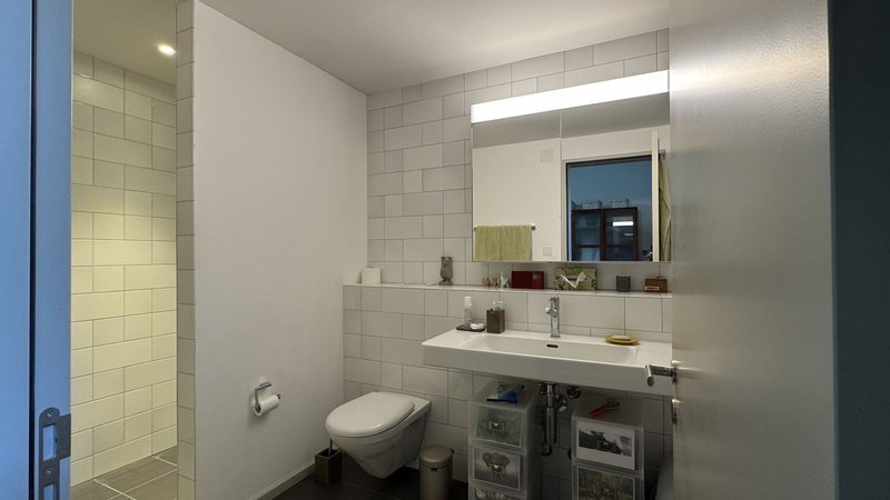 Badezimmer Sicht Dusche Etage 4