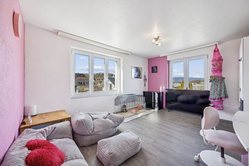 Helles Zimmer mit Aussicht